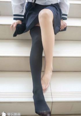 调教放荡丝袜美腿老师的导演是谁